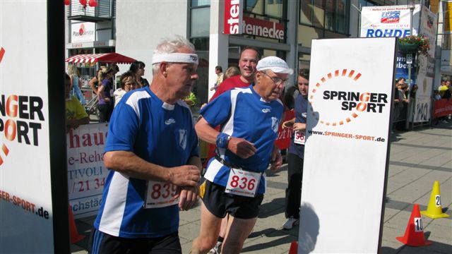 ../Images/BenefizlaufMerseburg2011 (117).jpg
